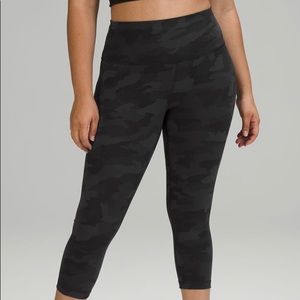 NWOT lululemon wunder train crop leggings
